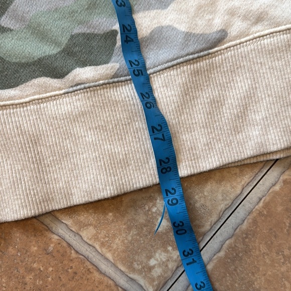 AERIE Camouflage Camo Crewneck Sweatshirt Long Sleeve Size Large Women’s - Picture 8 of 9